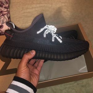 Yeezy v2 black static